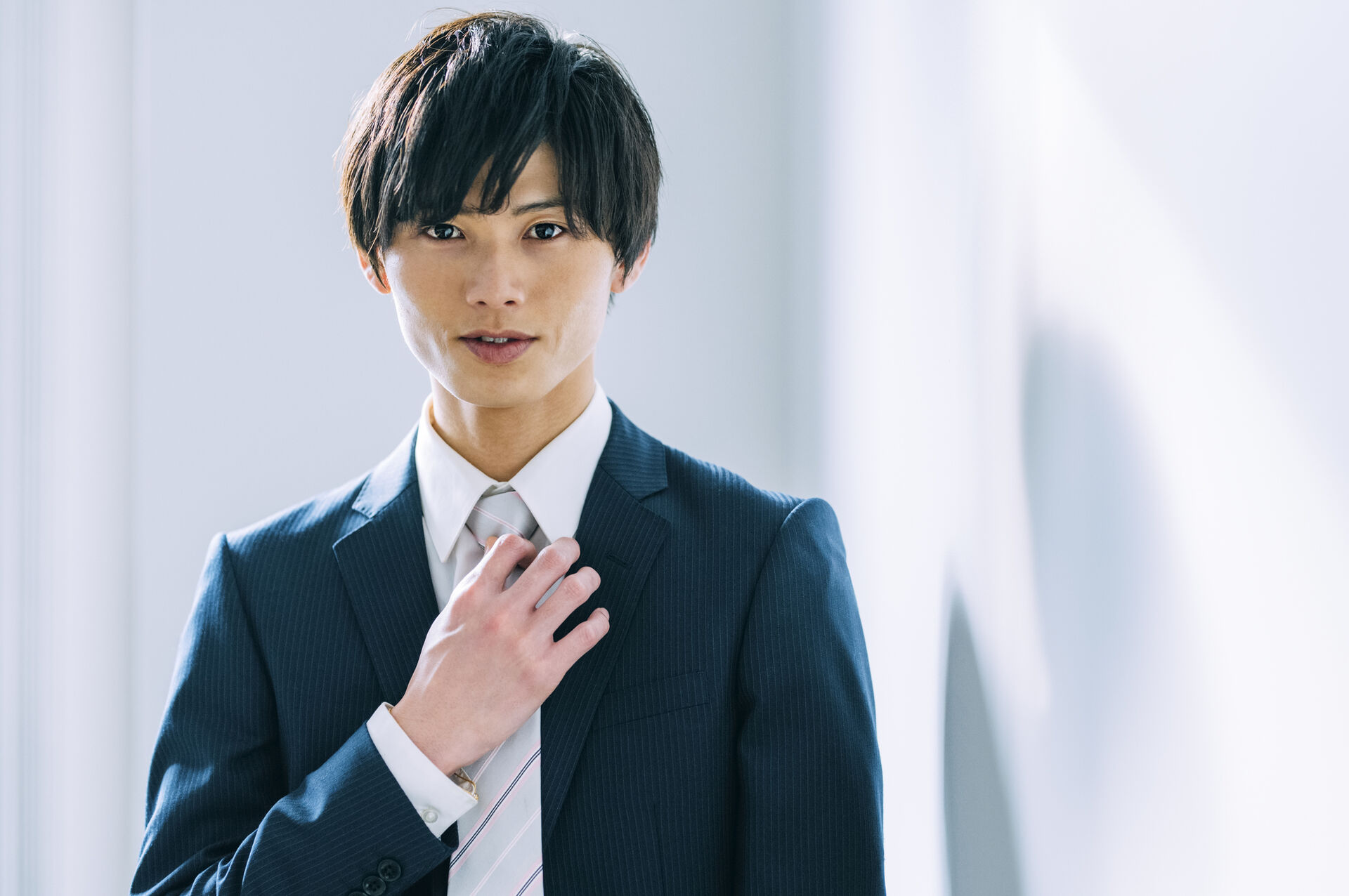 スーツ男性